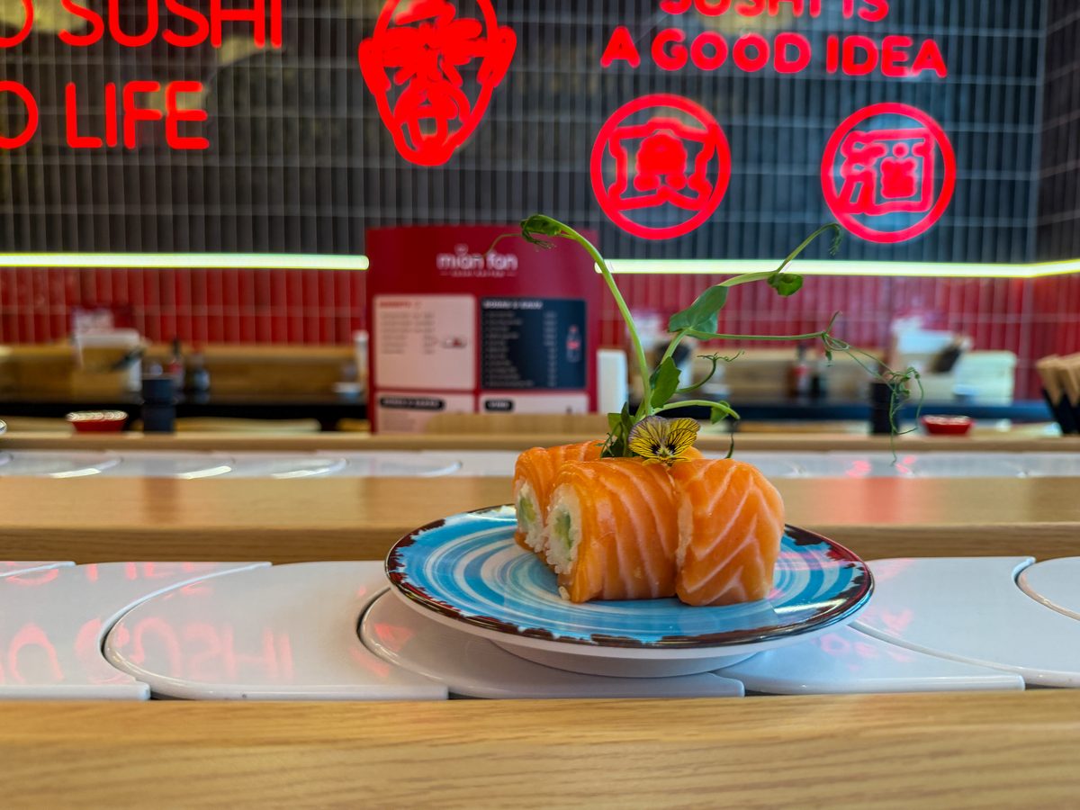 Assiette de sushi saumon
